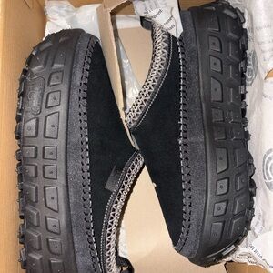 UGG M Venture Daze Box Label in Black and Brown